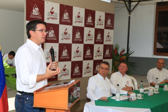 El gerente general de la Federación Nacional de Cafeteros, Germán Bahamón, visita Risaralda.