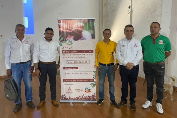 El Comité de Cafeteros de Risaralda realiza entrega de insumos a caficultores, esta vez a beneficiarios del municipio de Balboa.